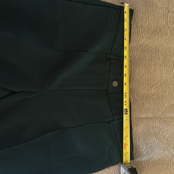 So slimming by Chicos regular size 2.5 deep, military green color EUC - Picture 8 of 9